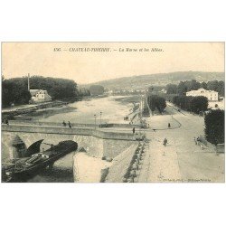 carte postale ancienne 02 CHATEAU-THIERRY. Péniche sur la Marne et Allées