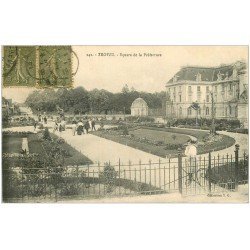 carte postale ancienne 10 TROYES. Square de la Préfecture 1918