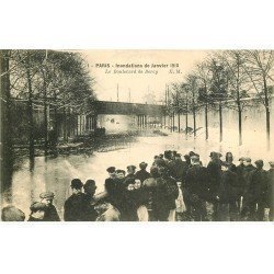 carte postale ancienne INONDATION ET CRUE PARIS 1910. Boulevard de Bercy