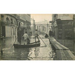 carte postale ancienne INONDATION ET CRUE PARIS 1910. Passerelles rue de Bourgogne