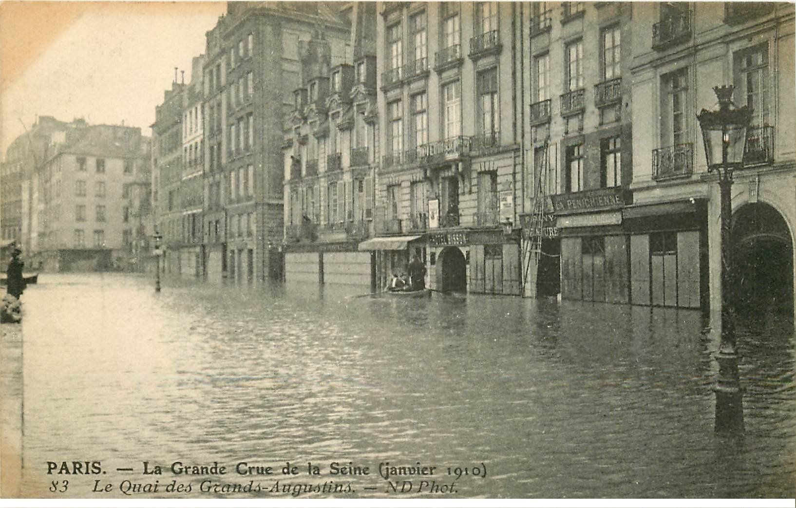 INONDATION ET CRUE PARIS 1910. Quai Grands Augustins Hôtel Bisson