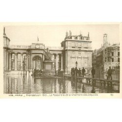 carte postale ancienne INONDATION ET CRUE PARIS 1910. Passerelle Chambre Députés