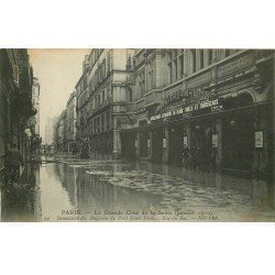 INONDATION ET CRUE PARIS 1910. Rue du Bac Magasins du Petit Saint-Thomas