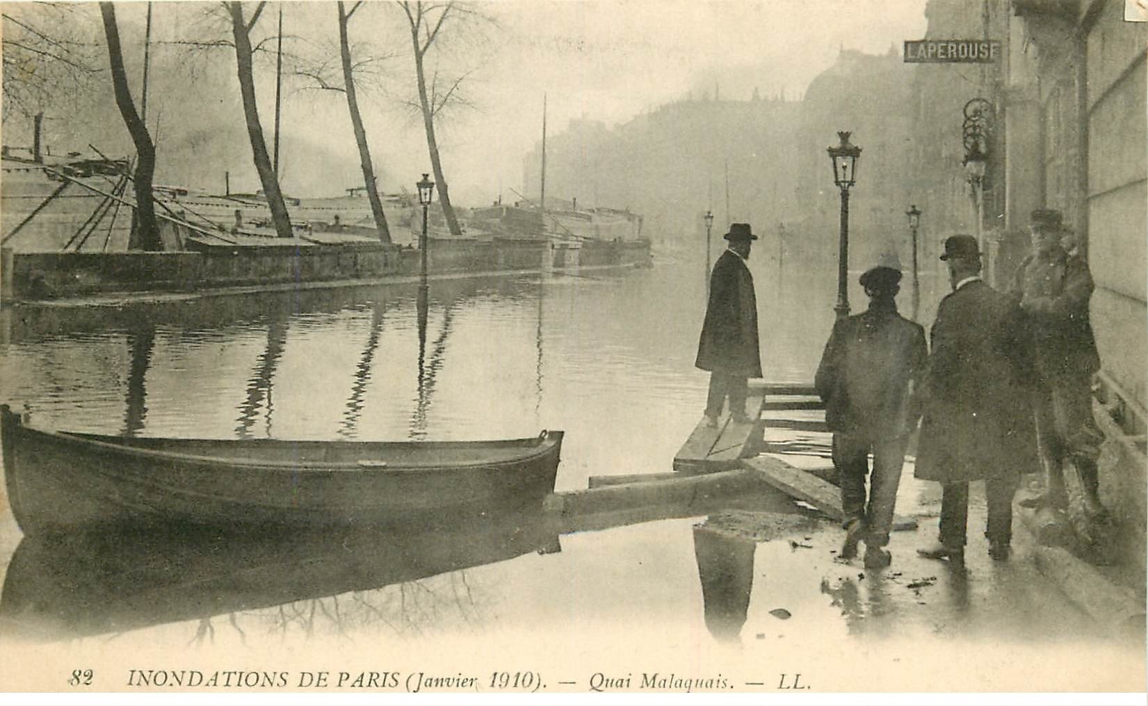 INONDATION ET CRUE PARIS 1910. Quai Malaquais Laperouse