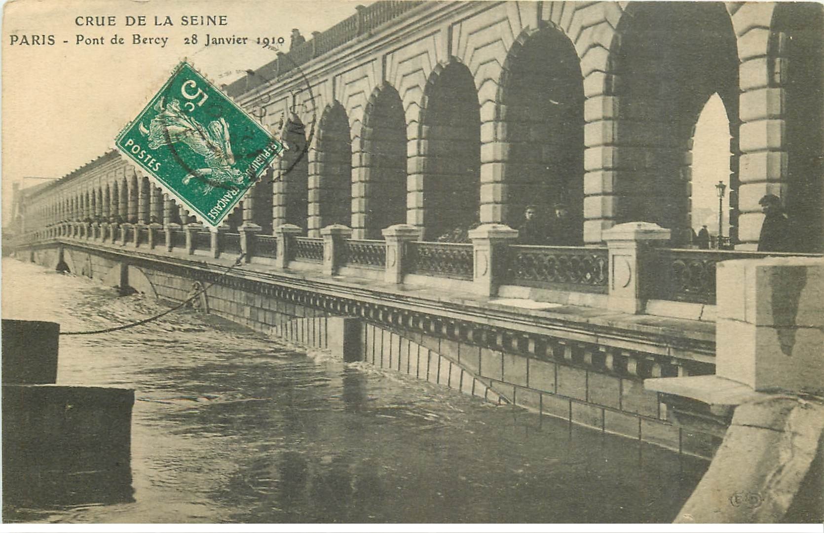 INONDATION ET CRUE PARIS 1910. Pont de Bercy