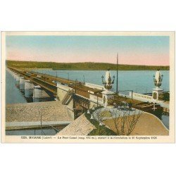 carte postale ancienne 45 BRIARE. Pont Canal avec Péniche dessus et Chevaux de trait