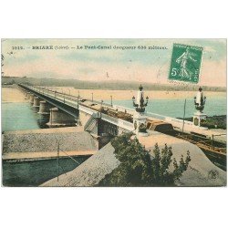 carte postale ancienne 45 BRIARE. Pont Canal avec Péniches dessus 1909