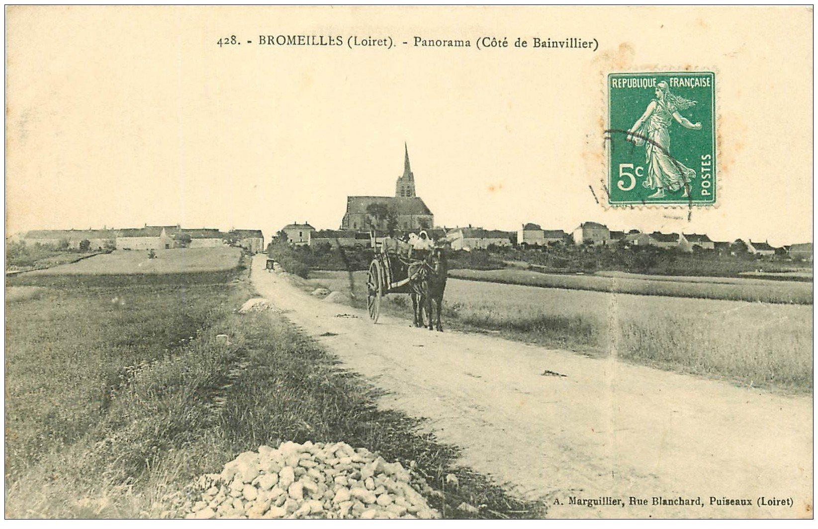 carte postale ancienne 45 BROMEILLES. Panorama et Attelage Route de Bainvillier vers 1910