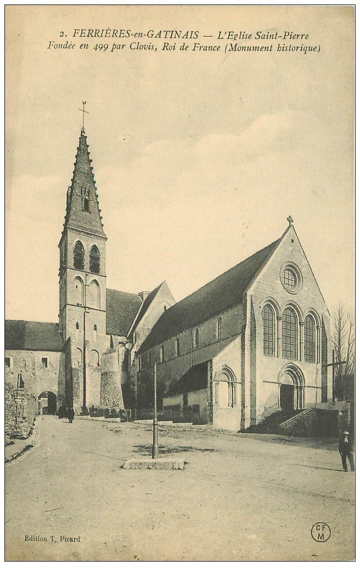 carte postale ancienne 45 FERRIERES-EN-GATINAIS. Eglise Saint-Pierre