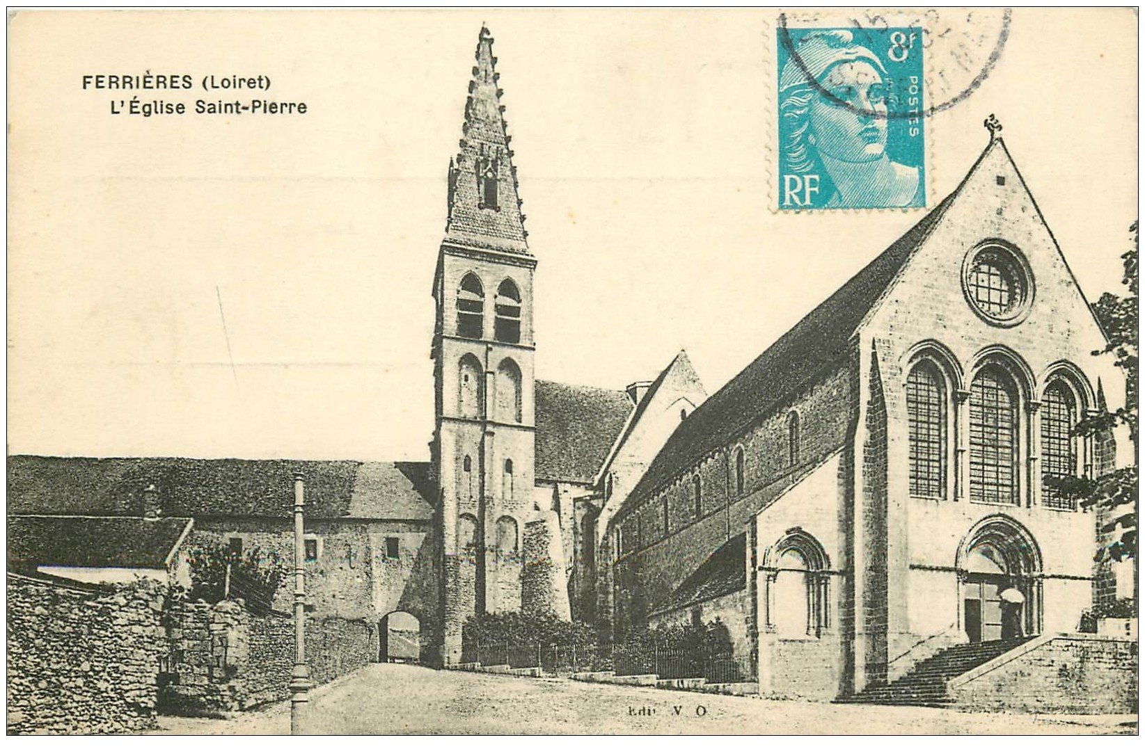 carte postale ancienne 45 FERRIERES-EN-GATINAIS. Eglise Saint-Pierre envoyée qu'en 1952...