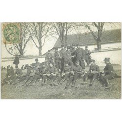 carte postale ancienne 45 LE LOIRET. Carte Photo d'un groupe de Militaires au casse-croute 1907