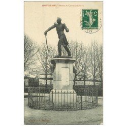 carte postale ancienne 45 MALESHERBES. Statue Capitaine Lelièvre 1909