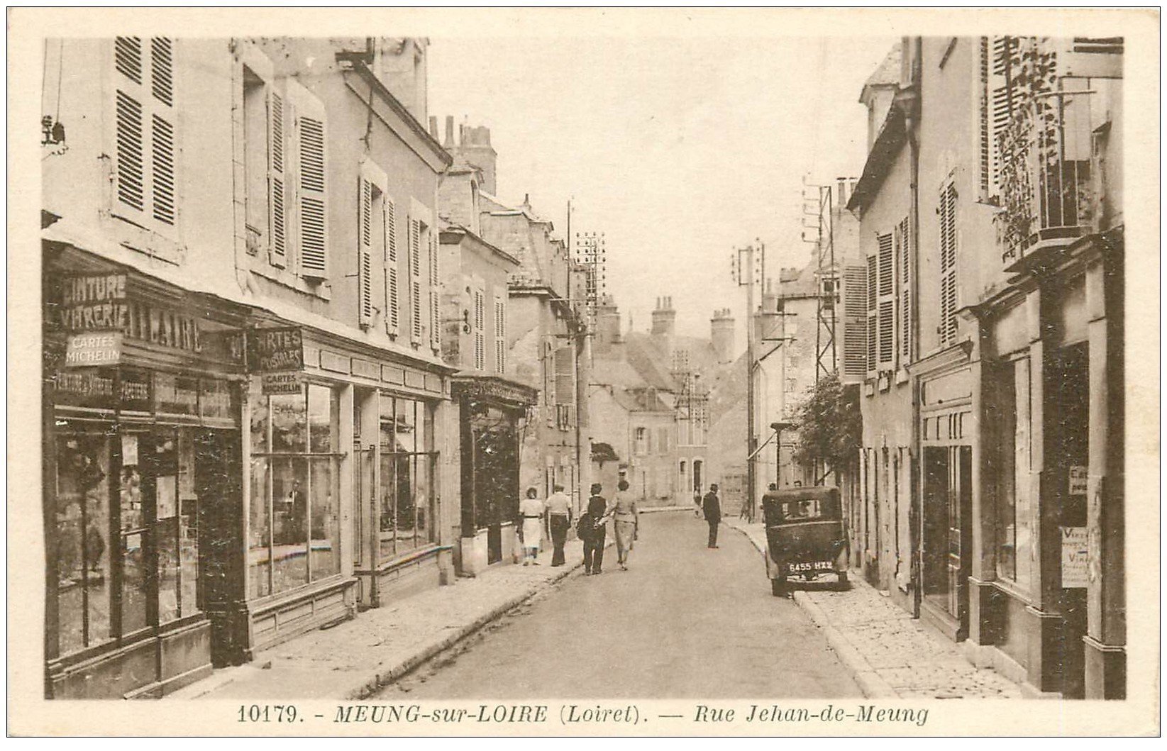 carte postale ancienne 45 MEUNG-SUR-LOIRE. Rue Jehan-de-Meung. Magasin de Cartes Postales à gauche