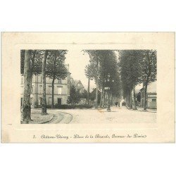 carte postale ancienne 02 CHATEAU-THIERRY. Place Bascule Avenue de Paris (carte gondolée)... 1911