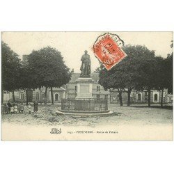 carte postale ancienne 45 PITHIVIERS. Statue de Poisson avec Enfants 1911