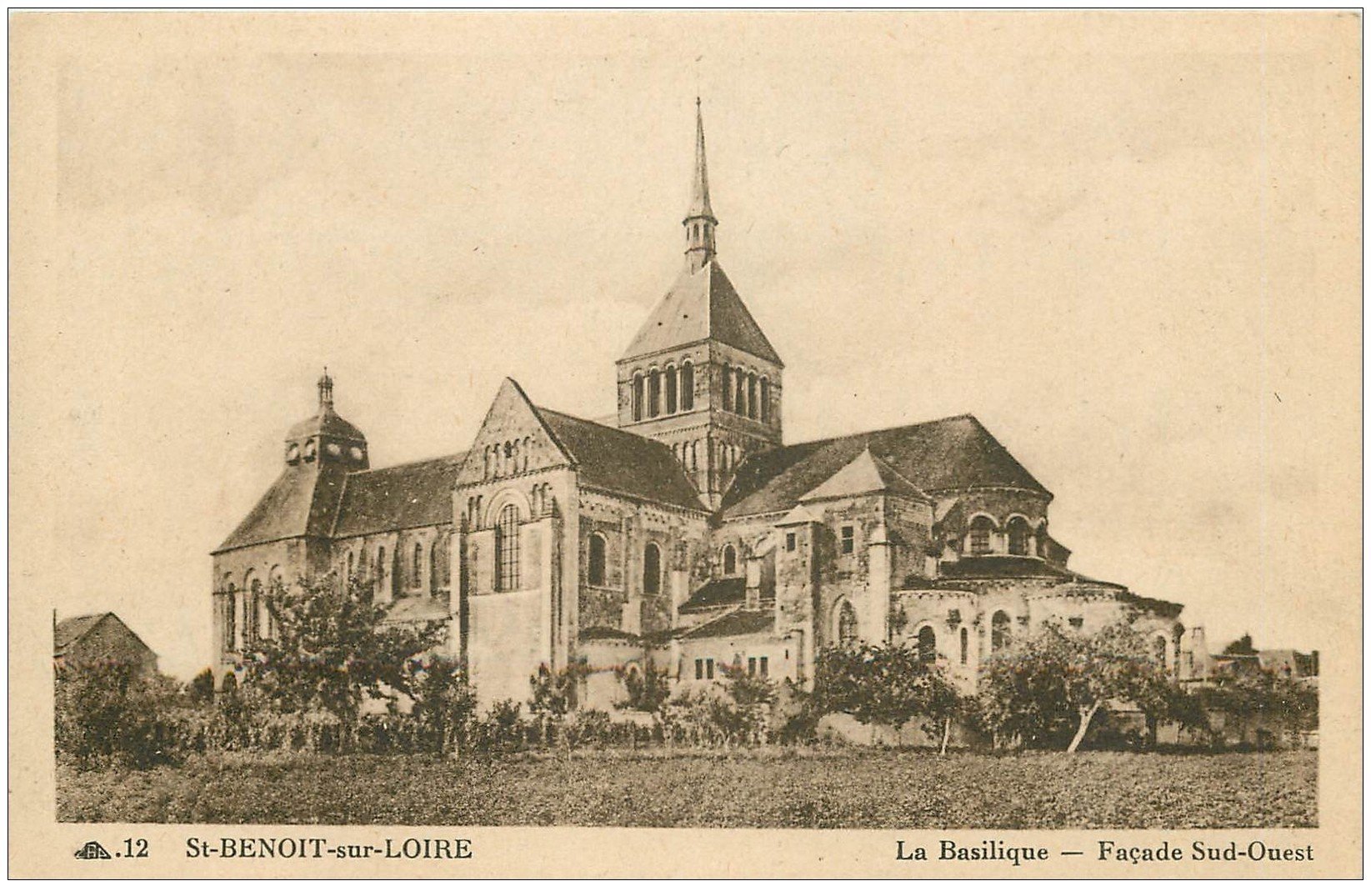 carte postale ancienne 45 SAINT-BENOIT-SUR-LOIRE. Basilique n°12
