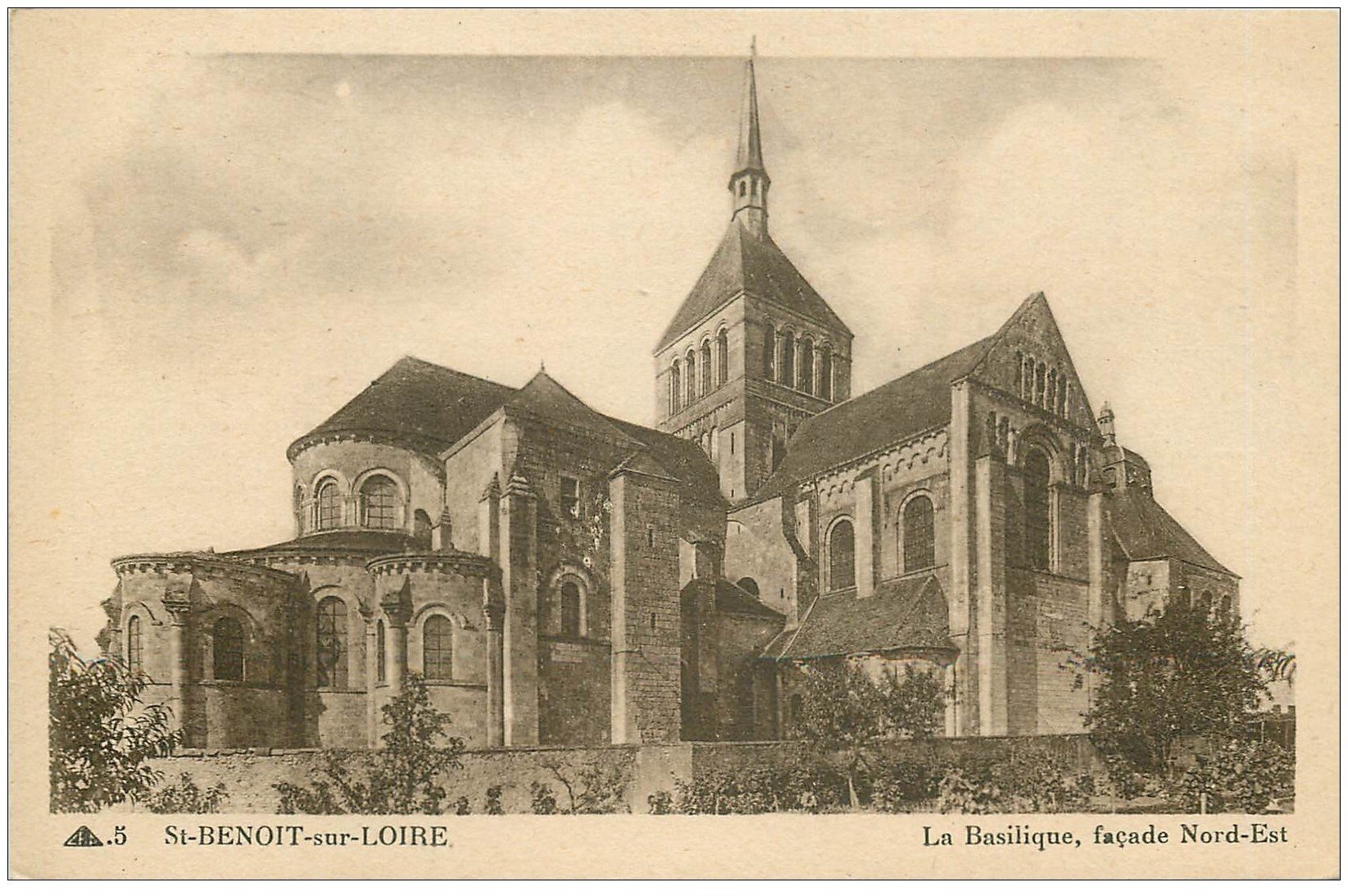 carte postale ancienne 45 SAINT-BENOIT-SUR-LOIRE. Basilique n°5