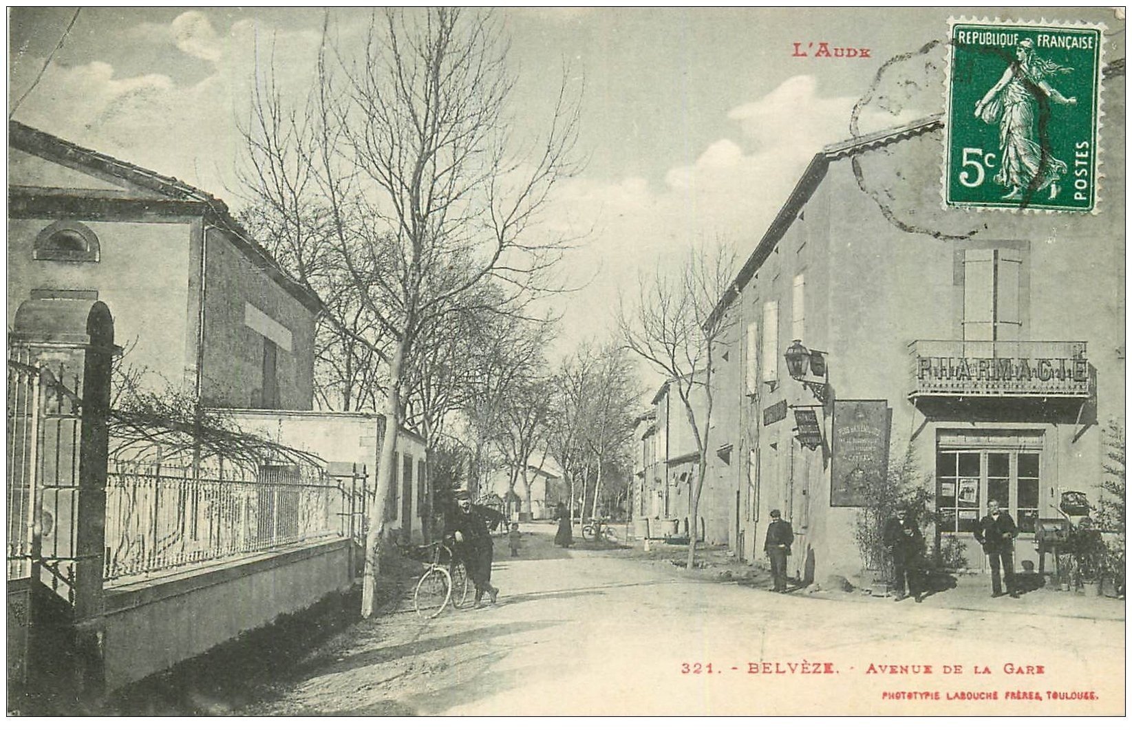 11 BELVEZE. Pharmacie Avenue de la Gare