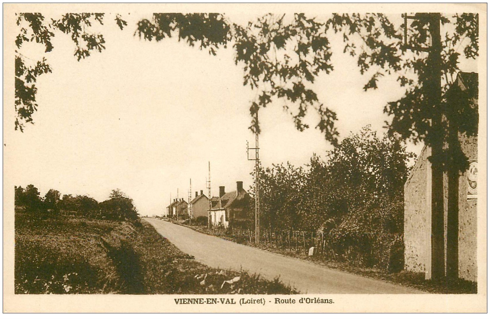 carte postale ancienne 45 VILLE-EN-VAL. Route d'Orléans