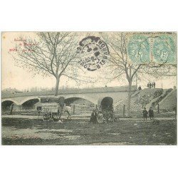carte postale ancienne 11 BIZE. Le Pont 1906. Caravane de Romanichelles