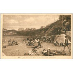 carte postale ancienne 64 BIARRITZ. Bains de soleil Plage des Basques