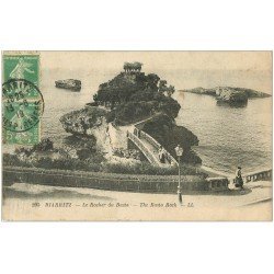 carte postale ancienne 64 BIARRITZ. Le Rocher du Basta animé 1919