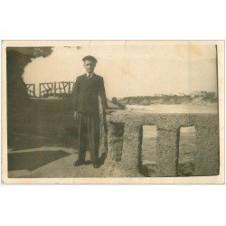 carte postale ancienne 64 BIARRITZ. Rare Carte Photo d'un Jeune Homme avec béret 1943