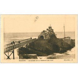 carte postale ancienne 64 BIARRITZ. Rocher de la Vierge et son Pont 1927