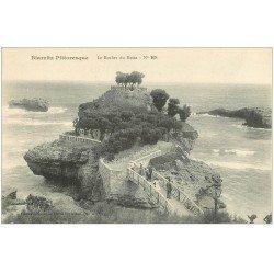 carte postale ancienne 64 BIARRITZ. Rocher du Basta animation