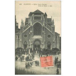 carte postale ancienne 64 BIARRITZ. Sortie de Messe Eglise Sainte-Eugénie 1927