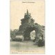 carte postale ancienne 64 BIARRITZ. Vendeuse ambulante de Cartes Postales au Rocher de la Vierge