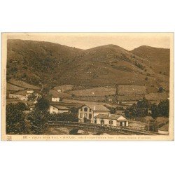 carte postale ancienne 64 ISPOURE. Nombreux enfants sur le Pont 1932