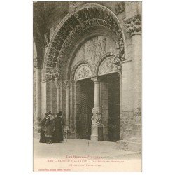 carte postale ancienne 64 OLORON SAINTE-MARIE. Portique Eglise bien animé