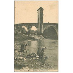 64 ORTHEZ. Lavandières au Pont Vieux