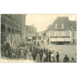 carte postale ancienne 64 ORTHEZ. Rue Saint-Pierre jour de Marché. Maison Lafore Seillant tissus