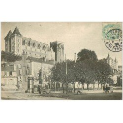 carte postale ancienne 64 PAU. Château Place et Restaurant de la Monnaie 1906