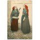 carte postale ancienne 64 PAYS BASQUE. Commérage villageois avec Fileuse