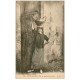 carte postale ancienne 64 PAYS BASQUE. Porteuse de lait sur le seuil de sa porte 1919