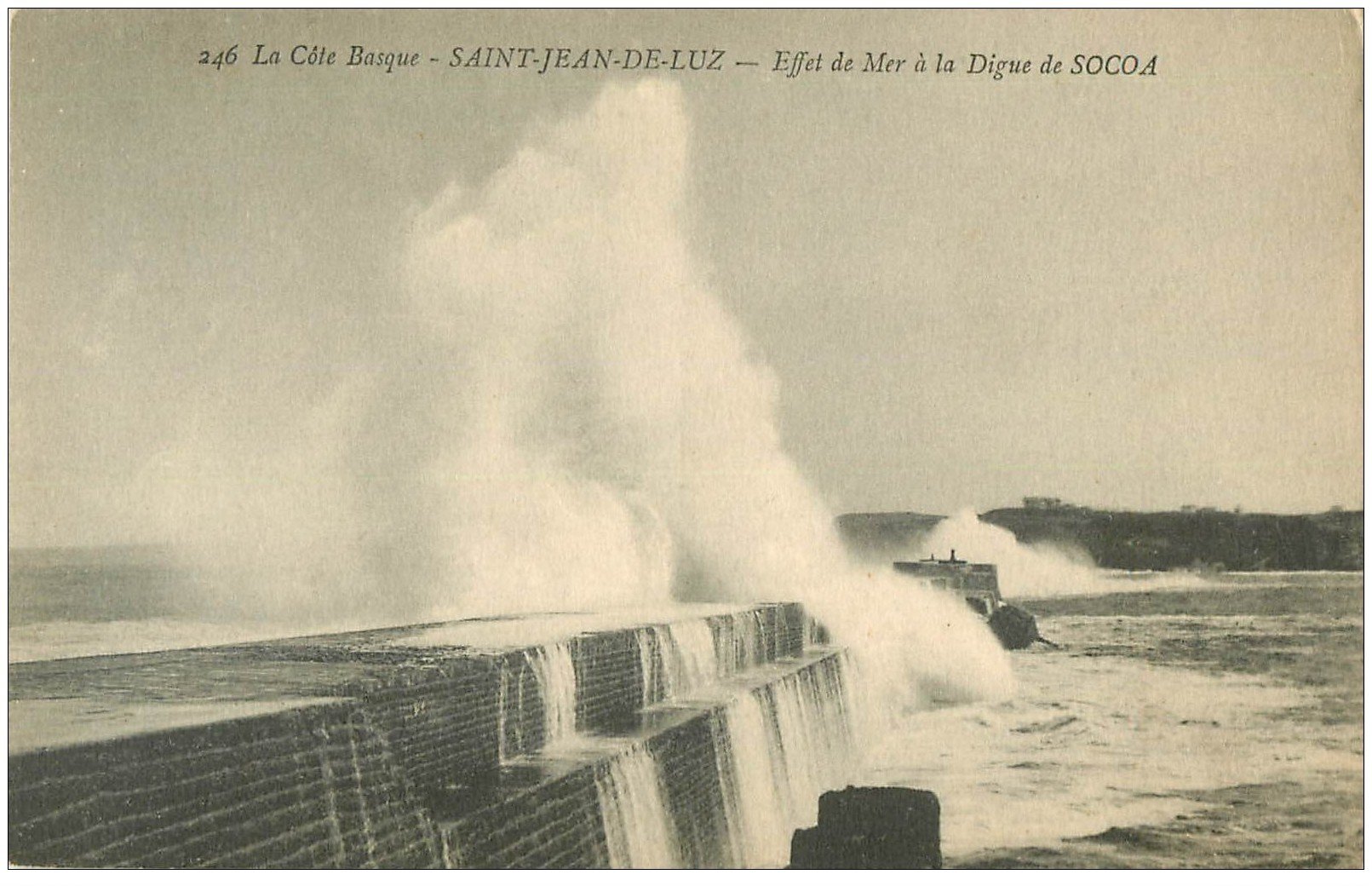 carte postale ancienne 64 SAINT-JEAN-DE-LUZ. Digue de Socoa et effet de Mer