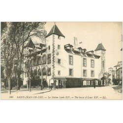 carte postale ancienne 64 SAINT-JEAN-DE-LUZ. La Maison Louis XIV et Magasin au Paradis pour Dames