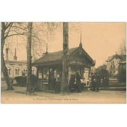 carte postale ancienne 64 SALIES-DE-BEARN. Kiosque parfums de Grasse et Cartes Postales. Le Petit journal