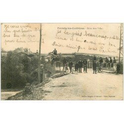 11 FERRALS-LES-CORBIERES. Cyclistes sur le Pont entre deux Villes