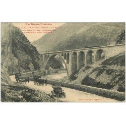 64 VALLEE D'ASPE. Escot. Le Viaduc du Chemin de Fer Transpyrénéen. Diligence, Voiture ancienne et Attelage 1912