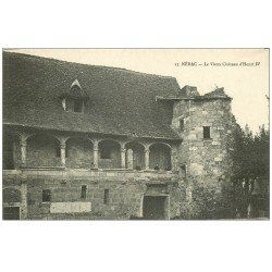 carte postale ancienne 47 NERAC. Le Vieux Château Henri IV avec animation au premier