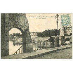 carte postale ancienne 47 VILLENEUVE-SUR-LOT. Vieille Porte sur le Pont et la Cale