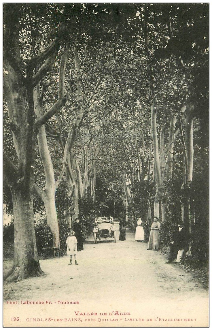 11 GINOLES-LES-BAINS. Voiture Allée de l'Etablissement