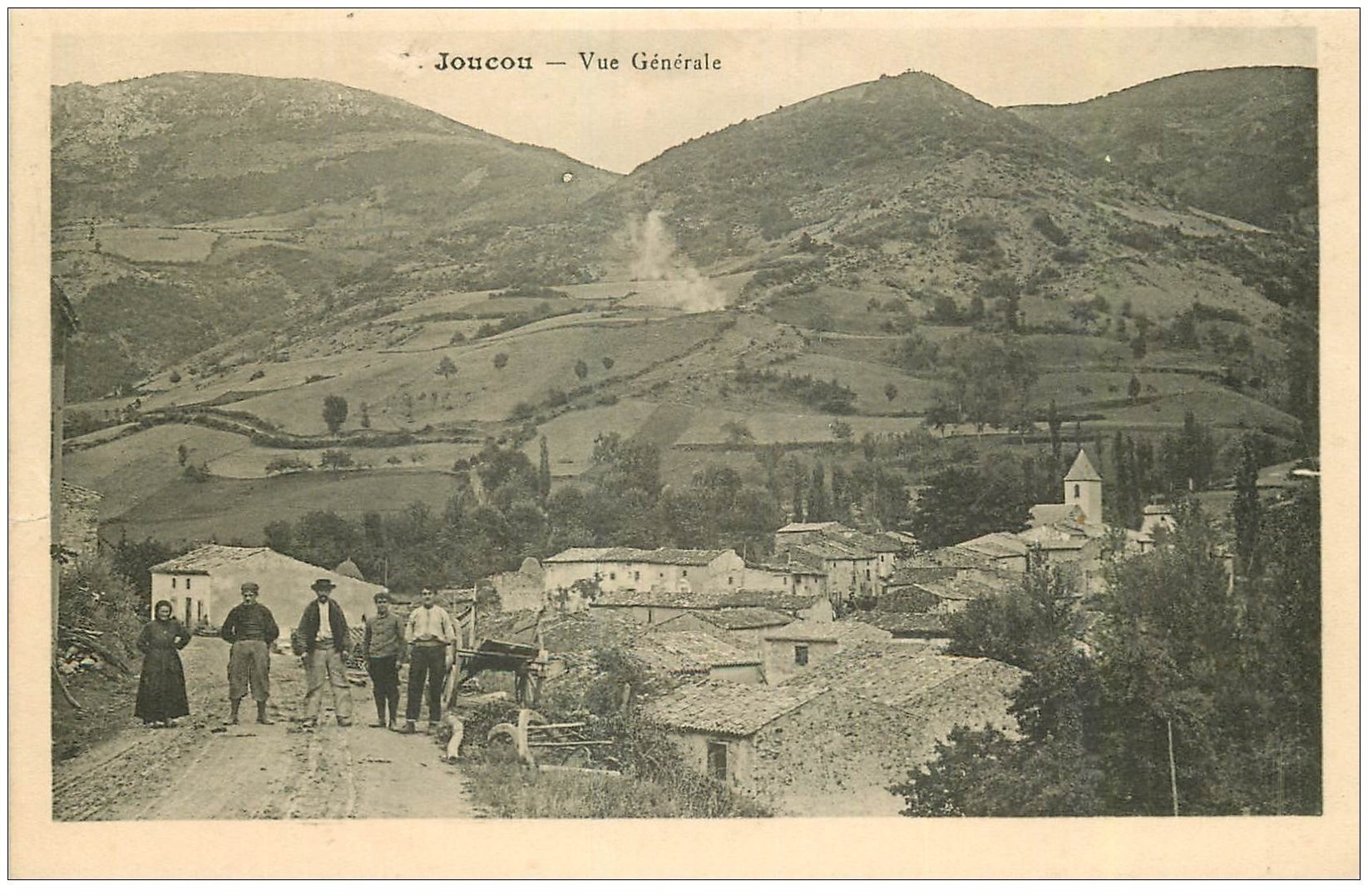 11 JOUCOU. Ouvriers Paysans à l'Entrée du Village