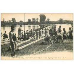 carte postale ancienne 49 ANGERS. Le 6° Génie procédant à des exercices de Pontage. Militaires et Régiments