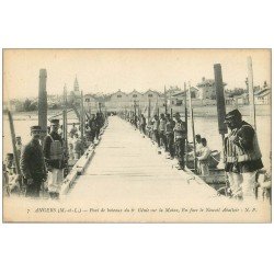 carte postale ancienne 49 ANGERS. Pont de bateaux par le 6° Génie. Le Nouvel Abattoir. Militaires et Régiments