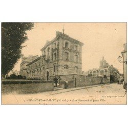 carte postale ancienne 49 BEAUFORT-EN-VALLEE. Ecole de Jeunes Filles